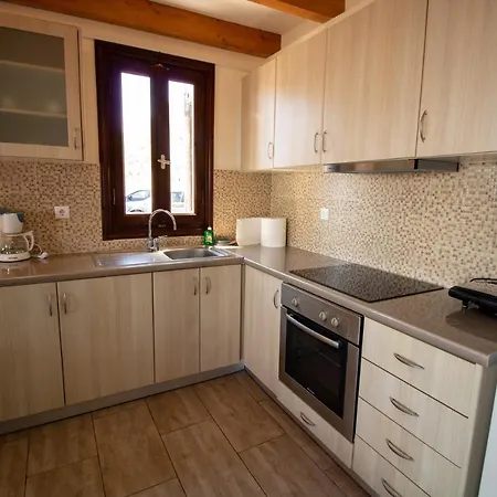 Ionion Fos نِكيانا