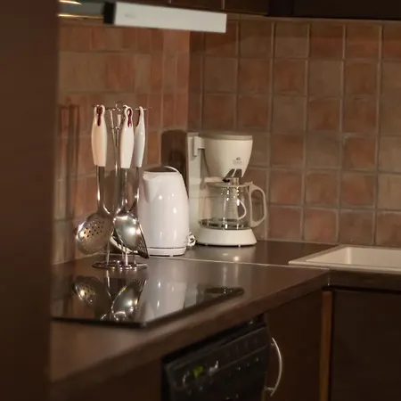 Ionion Fos 4* نِكيانا