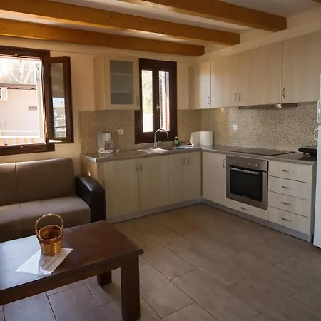 Ionion Fos Hotel de apartamente Nikiana